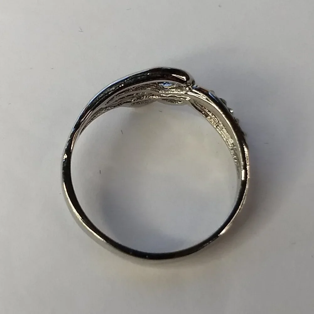 Double Swirl Silver Tone Clear Stone Ring Unmarked Size 8.5 Minimalist Preppy